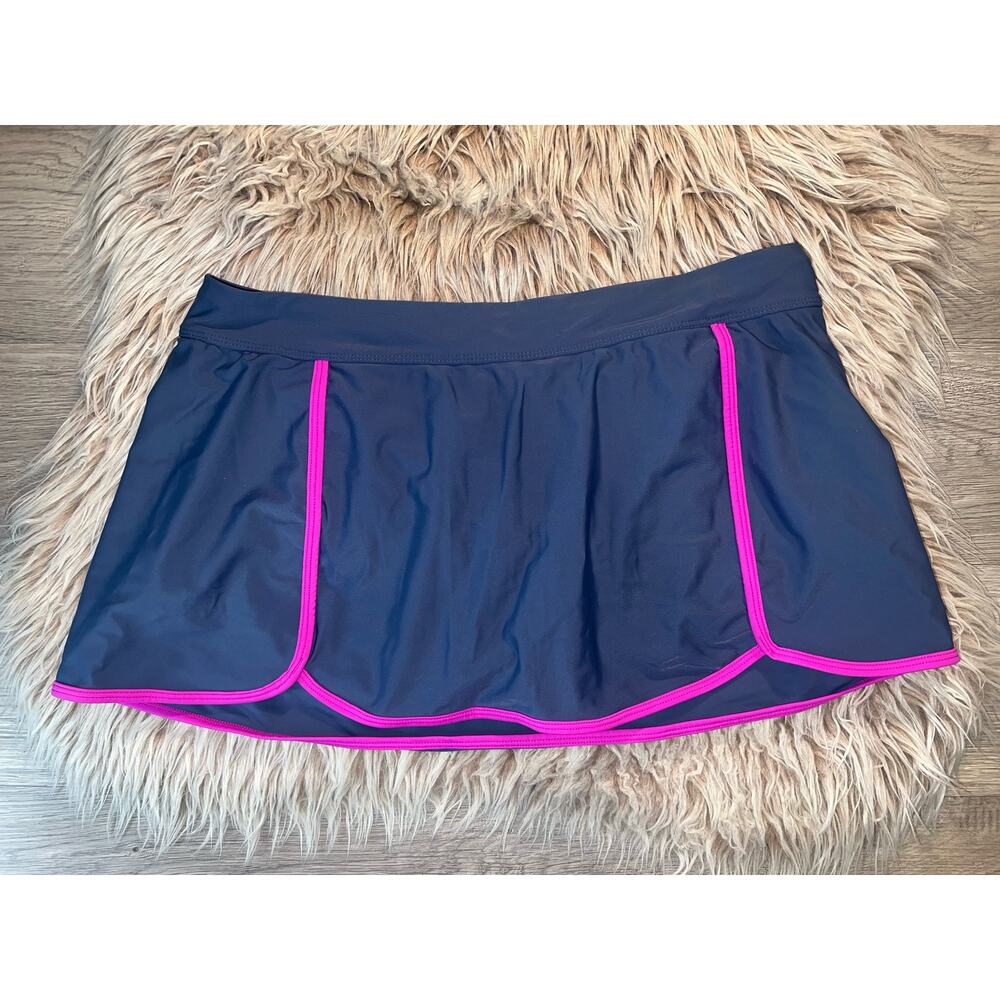 Free country women’s blue & pink athletic short